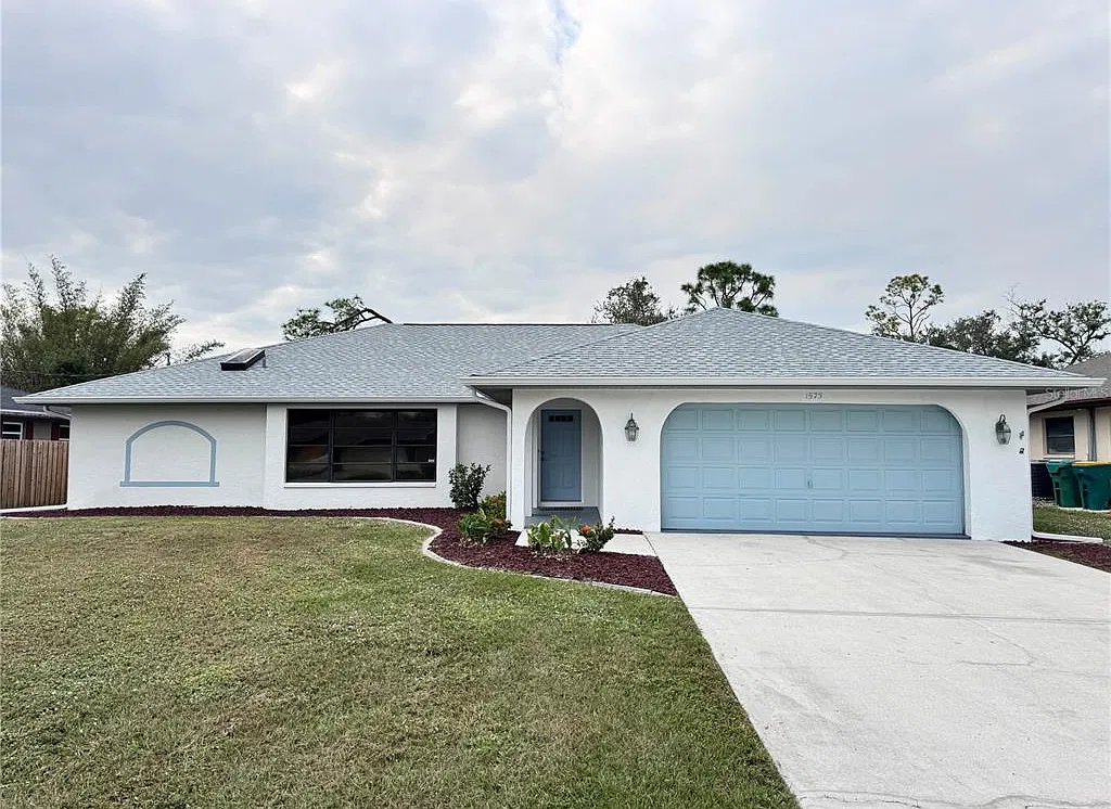3 bed, 2.0 bath, 1849 sqft, $1,900 — Photo 1