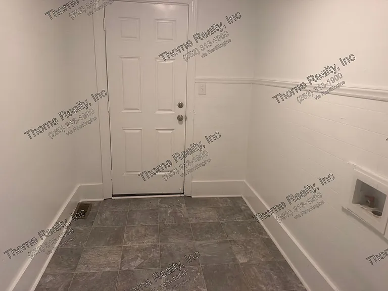 346 Paul St — Photo 5