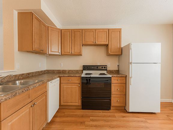 4th image of 2301 Goss St Unit 209