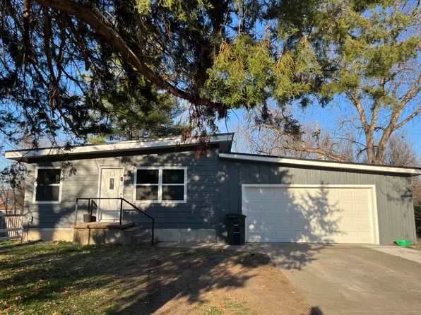 1950 Lincoln Dr, Manhattan, KS 66502