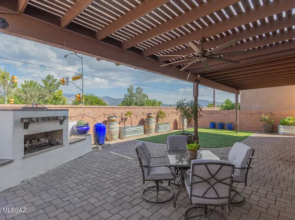 8969 E Wright School Loop, Tucson, AZ 85715