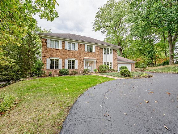 2nd image of 242 Cobblestone Dr
