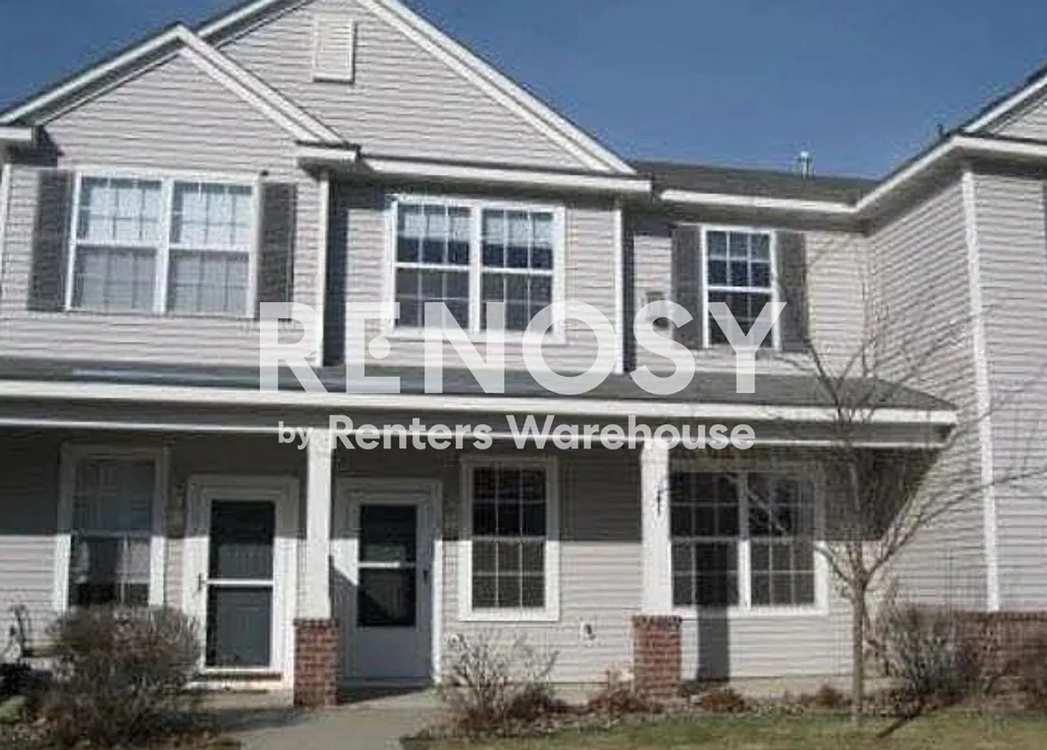 Available August 1st - this 2 bedroom, 1.5 bath townhome in Rosemount! — Photo 1