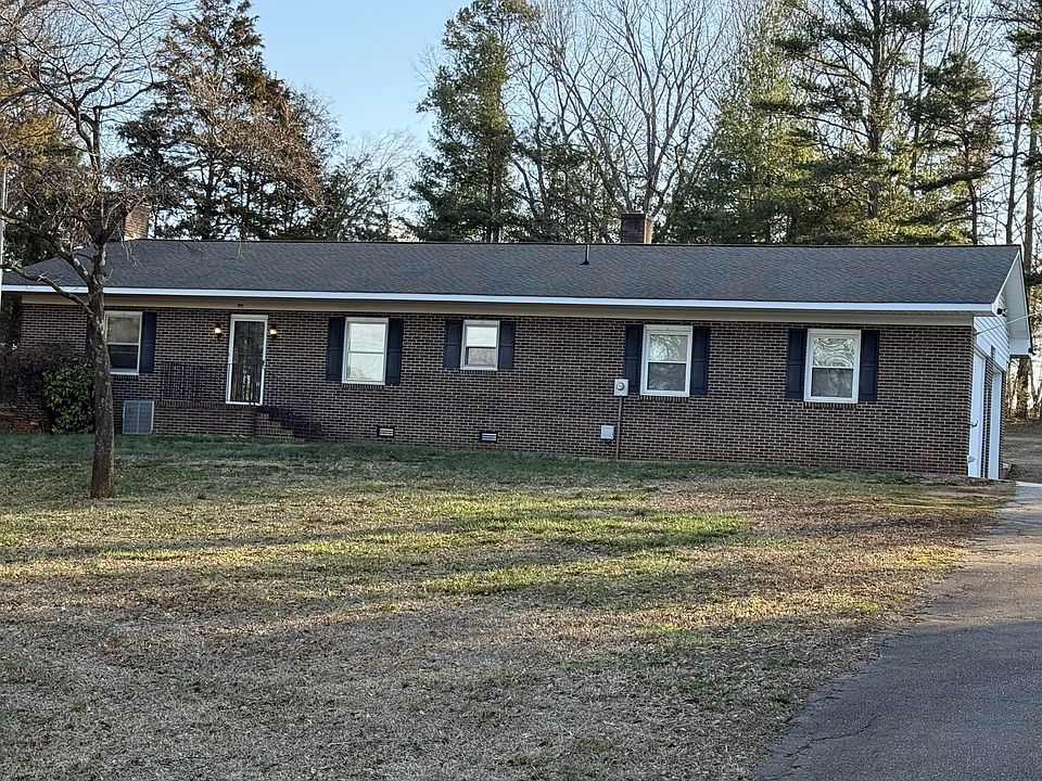 Large Front and Backyard