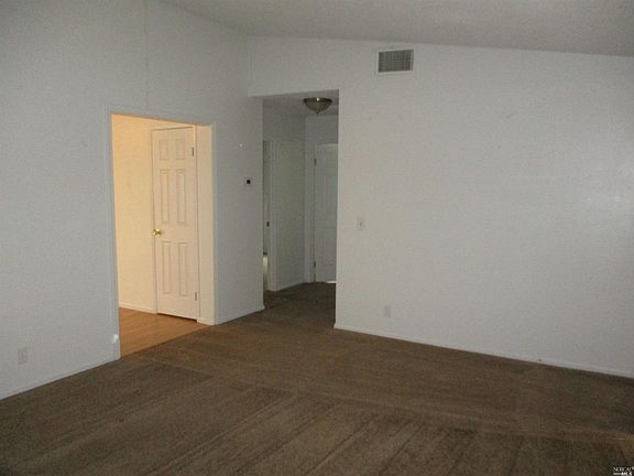 2nd image of 731 Northampton Dr