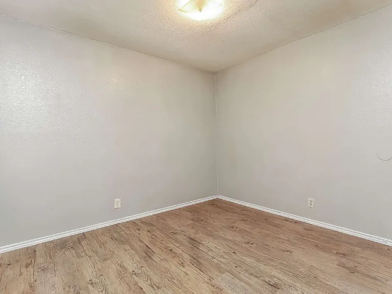 6801 Stonleigh Pl #B — Photo 13