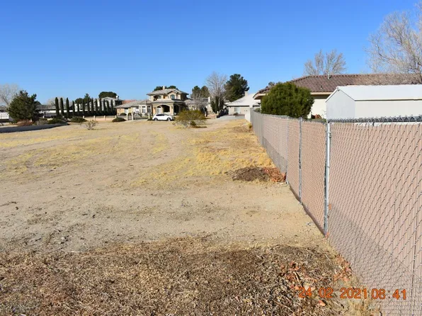 26817 Saddle Ln, Helendale, CA 92342