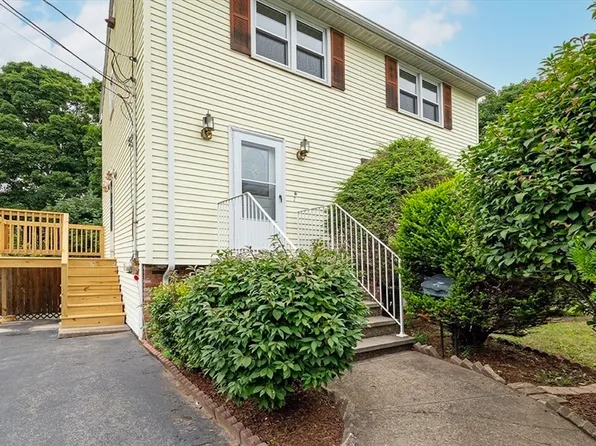 7 Aldo Ter, Hyde Park, MA 02136