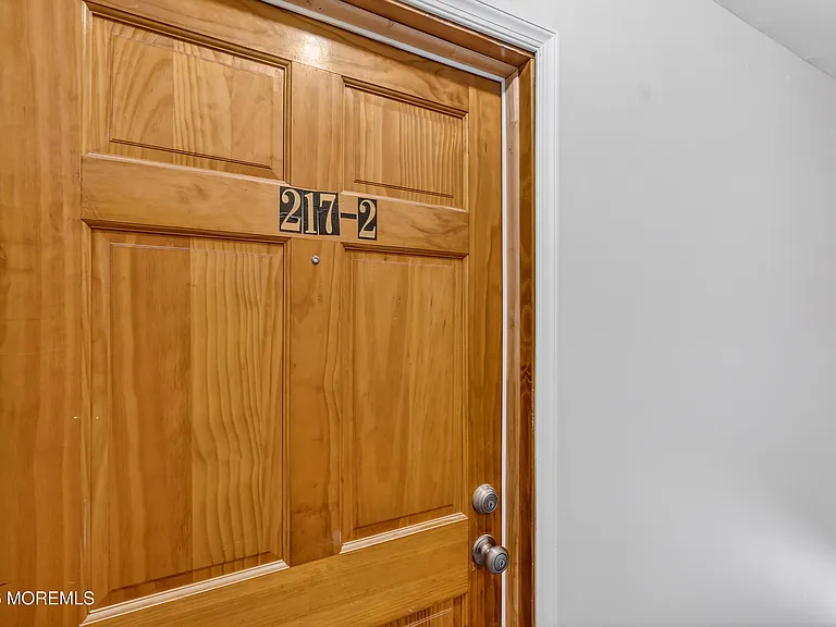 217 Orange Ave — Photo 3