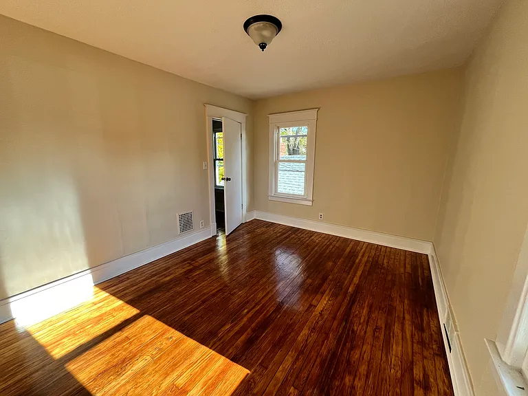 286 Potomac Ave — Photo 15