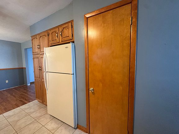 5th image of 517 E 33rd St