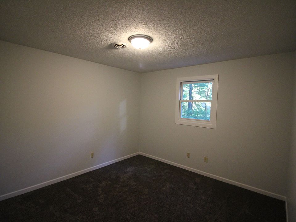 2nd image of E3063 Phylane Rd