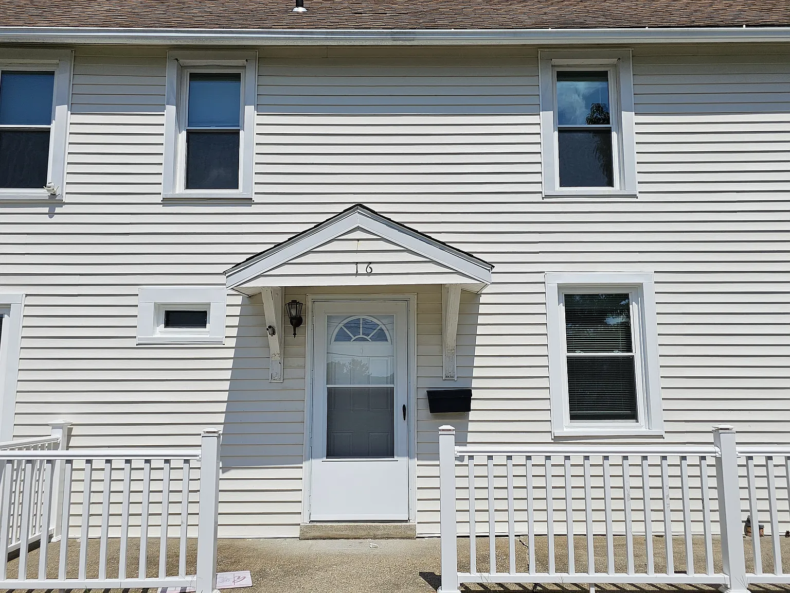 3 bed, 1.5 bath, 1100 sqft, $2,650 — Photo 1