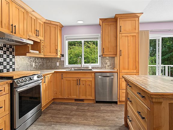 3rd image of 73 Ranchview Dr