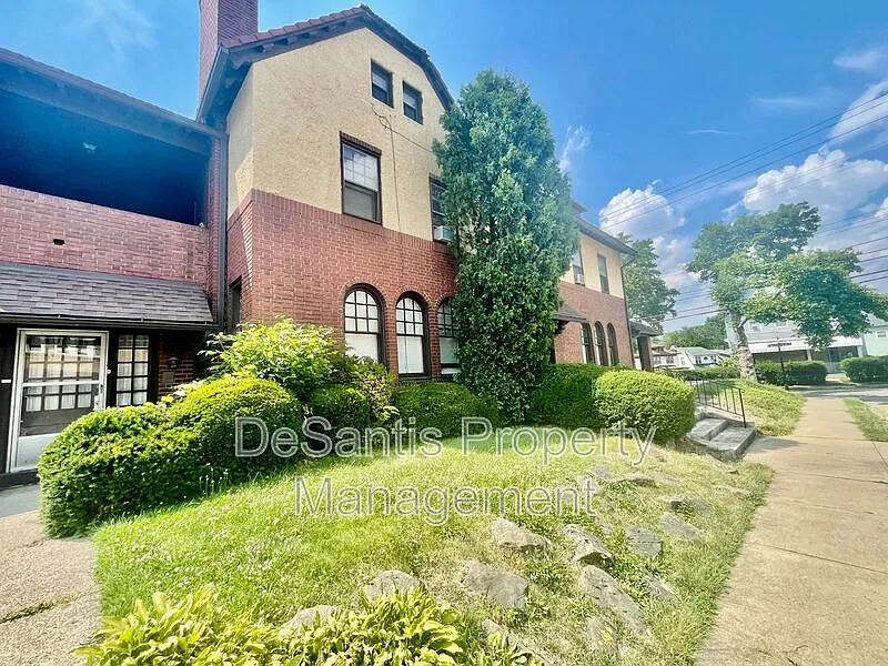 1 bed, 1.0 bath, 950 sqft, $875 — Photo 2