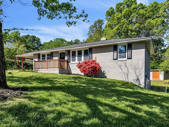 2nd image of 10 Shamrock Cir