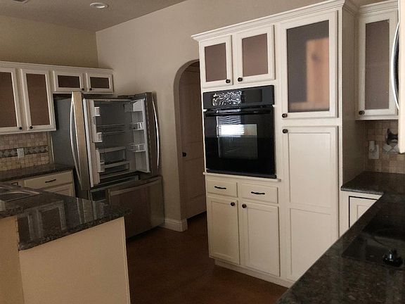 3rd image of 3557 La Jolla Bch