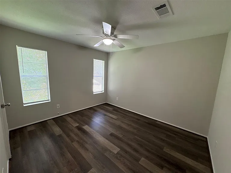 318 S Poplar St #3 — Photo 9