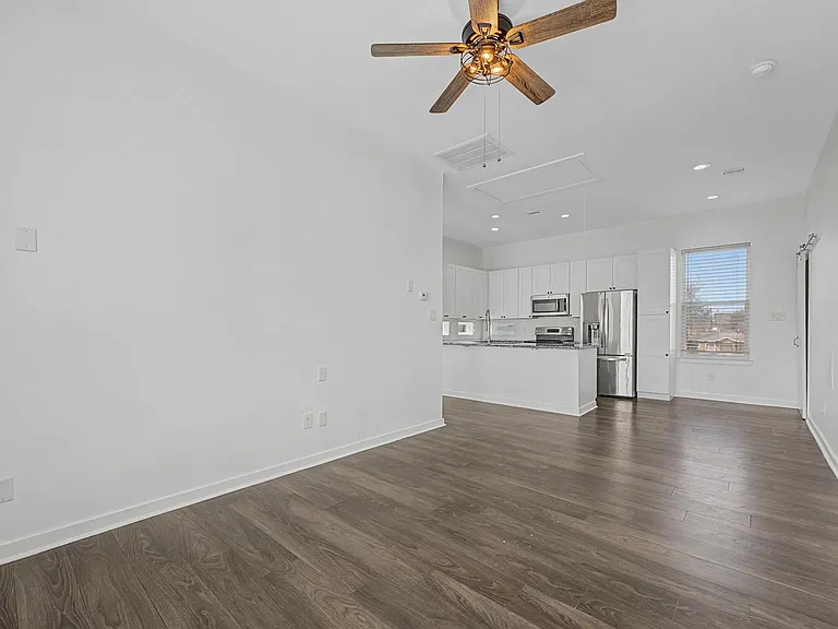 2714 Anita St — Photo 9
