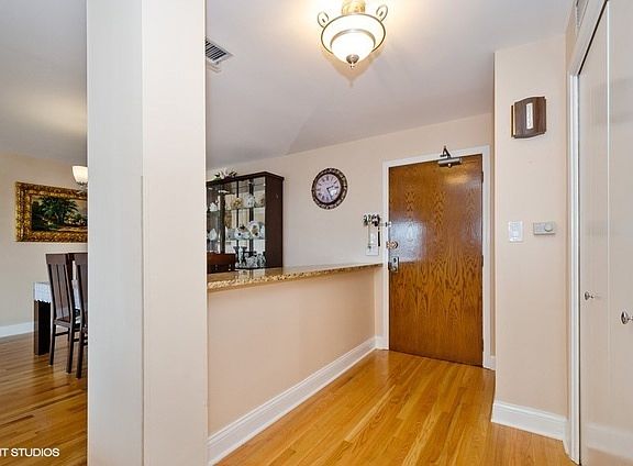 3rd image of 6400 N Cicero Ave APT 502