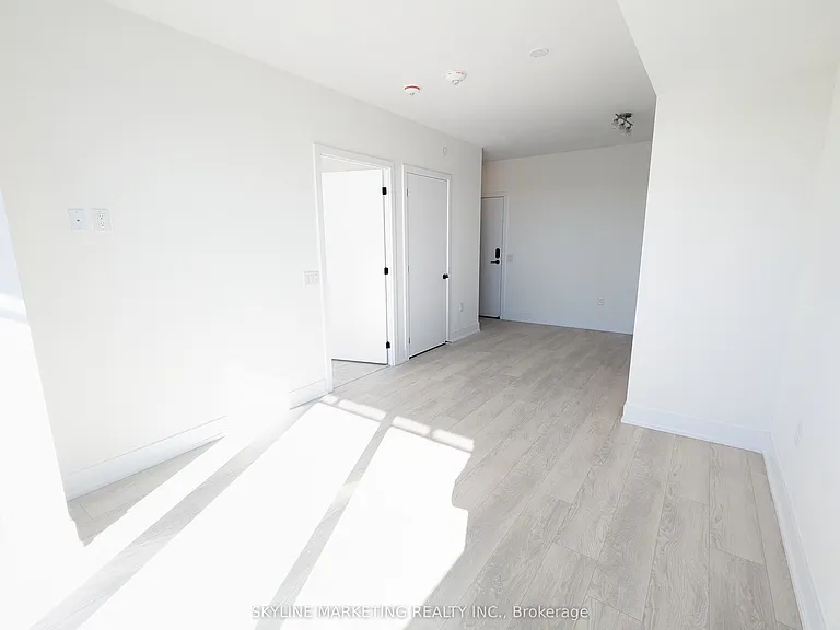 2450 Old Bronte Rd #730 — Photo 2
