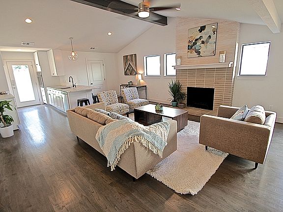 5th image of 3605 Vancouver Dr