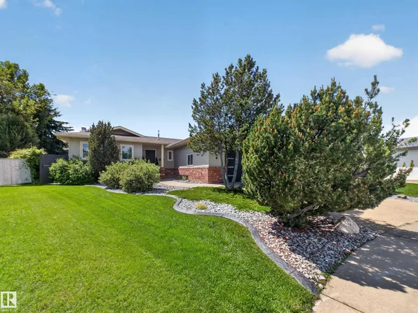 9 Coachman Pl, Strathcona County, AB T8H 1C1