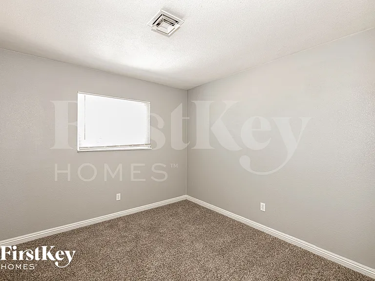 4843 Fairfax Ave — Photo 16