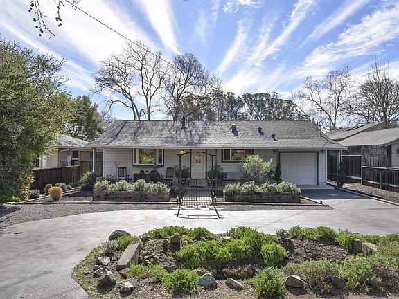 2nd image of 1140 Solano Ave