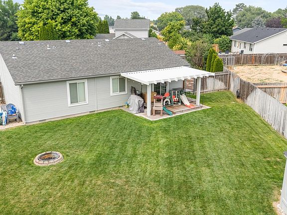 5th image of 1442 W Hayfield Ct