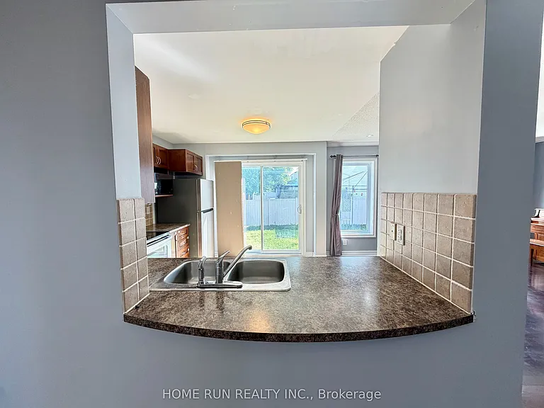 114 Glendore St — Photo 10