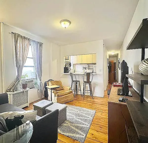 433 E 75th St #6 — Photo 3