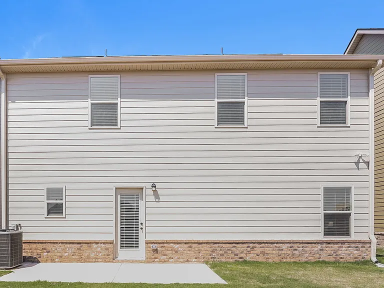 2386 Walker Dr — Photo 17