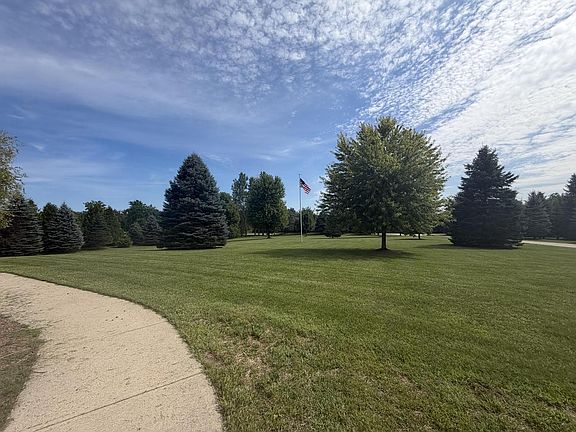 5th image of 472 River DRIVE