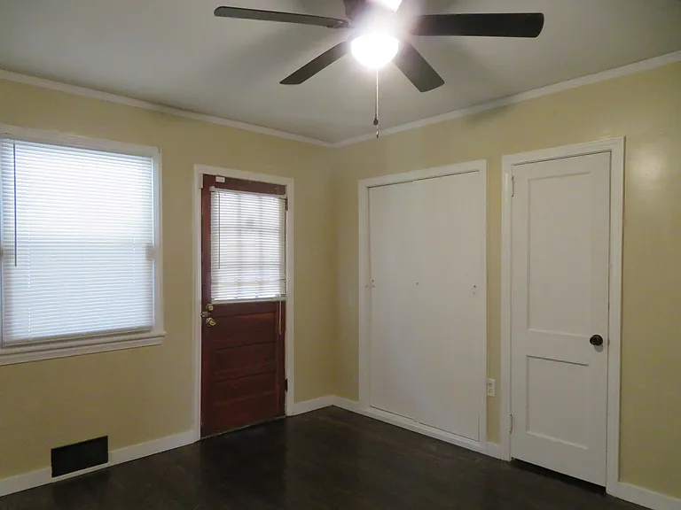 303 Flat Rock Rd — Photo 11