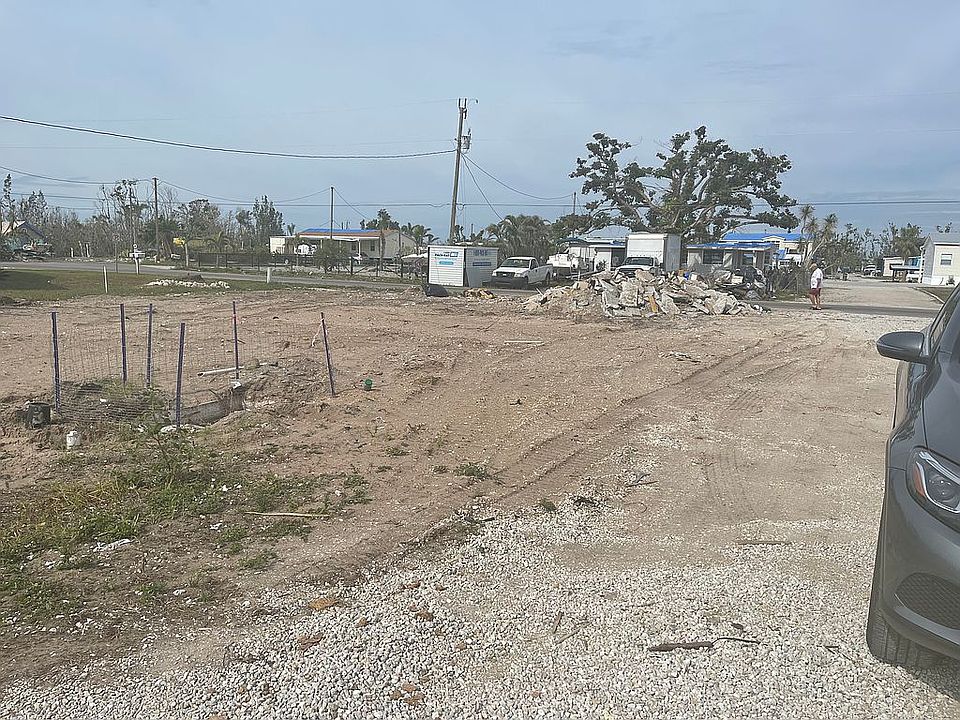 1st image of 5145 Sandpiper Dr