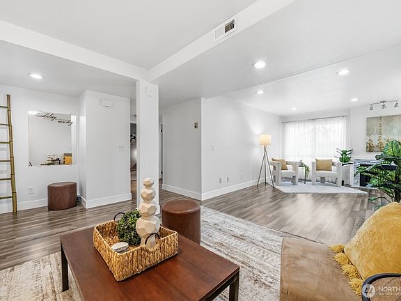 4th image of 11300 1st Avenue NE #322