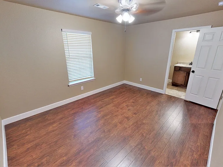806 Brook Dr — Photo 13