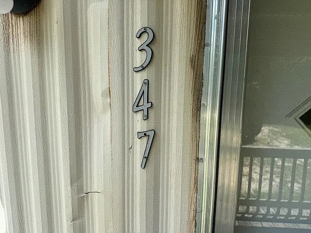 3 bed, 1.5 bath, 924 sqft, $990 — Photo 2