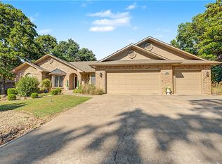 16 Monikie Dr, Bella Vista, AR 72715