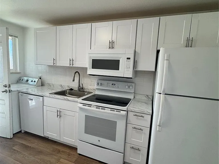 1119 Rosemary St #2 — Photo 3