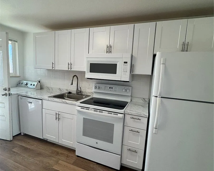 1119 Rosemary St #2