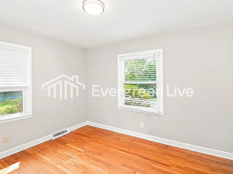3937 Belshire Ln — Photo 10