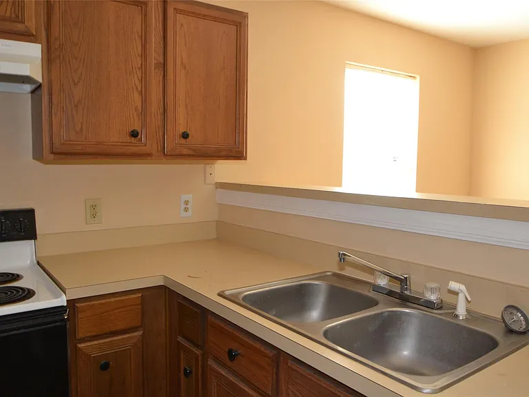 304 Dell Ct #6 — Photo 13