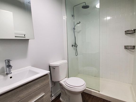 4th image of 5409 N Winthrop Ave #309