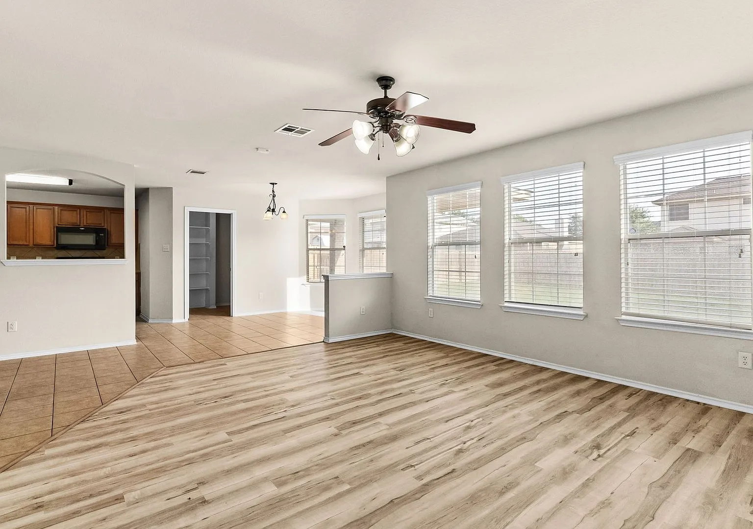 6106 Emilie Lane — Photo 4