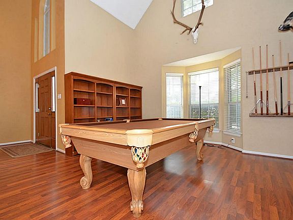 Family dining area that can easily be converted into other uses.