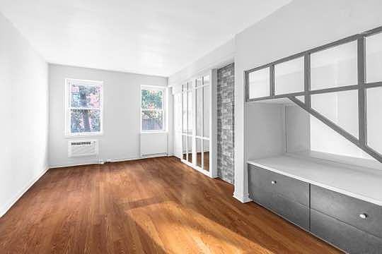 1st image of 404 W 40th St APT 3