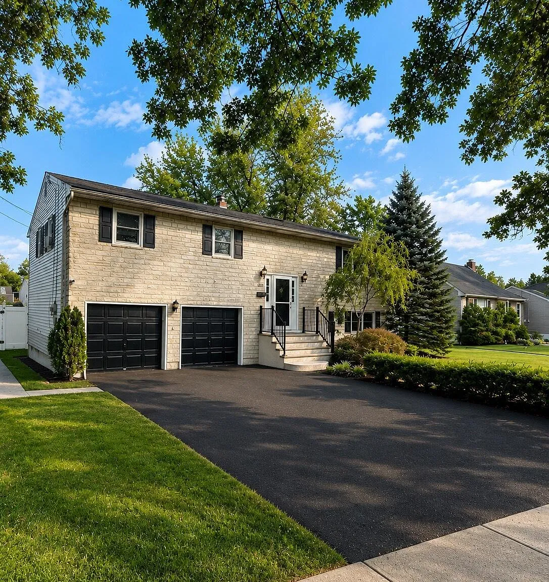 4 bed, 2.5 bath, 1824 sqft, $4,500 — Photo 1