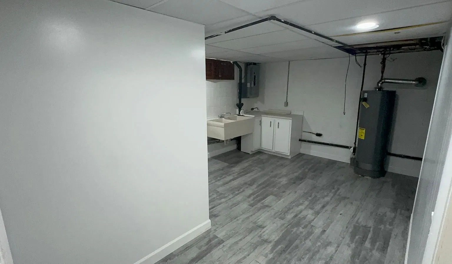 3 bed, 1200 sqft, $2,100 — Photo 3